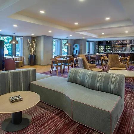 Courtyard Knoxville Cedar Bluff
